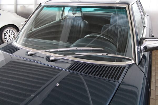 Wiper blade 45cm for Mercedes R107 - Image 10