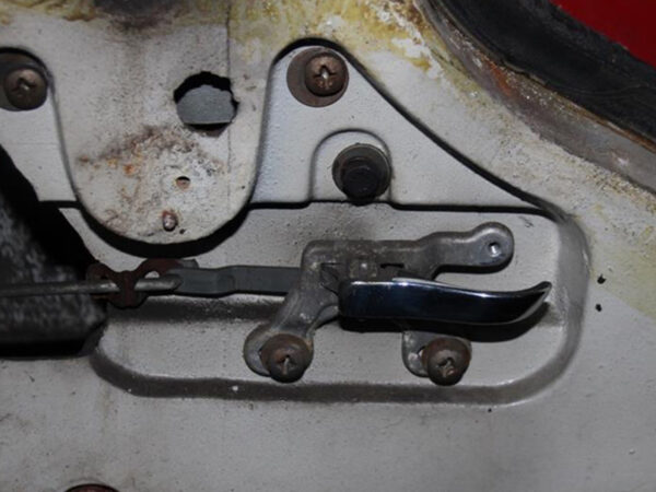 Interior control on the left for early Mercedes W110 W111 W113 - Image 2