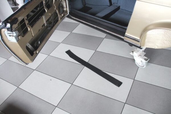 Ripple rubber mat left and right for Mercedes Pagode W113 entry - Image 3