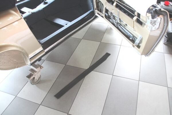 Ripple rubber mat left and right for Mercedes Pagode W113 entry - Image 4