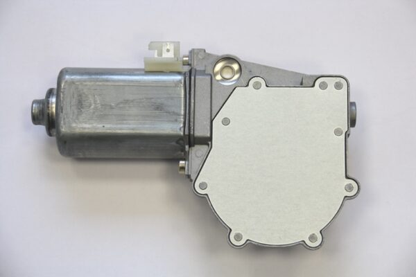Window regulator motor front right for Mercdes W124 - Image 2