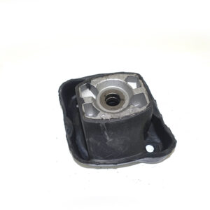 Rubber mount on the engine mount at the front left for Mercedes W123 & W126