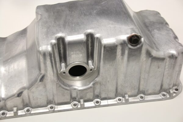 Oil pan for Mercedes M103 engines R107 / W124 / W126 / W201 - Image 2