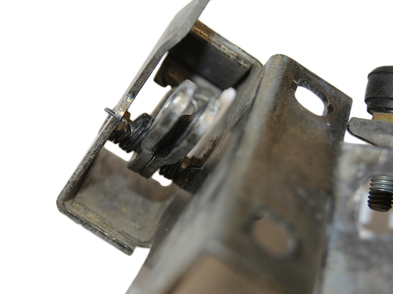 Spring for Mercedes w113 convertible top compartment lock - Image 3