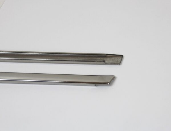 Rear left trim strip for Mercedes W126 88-91 - Image 2