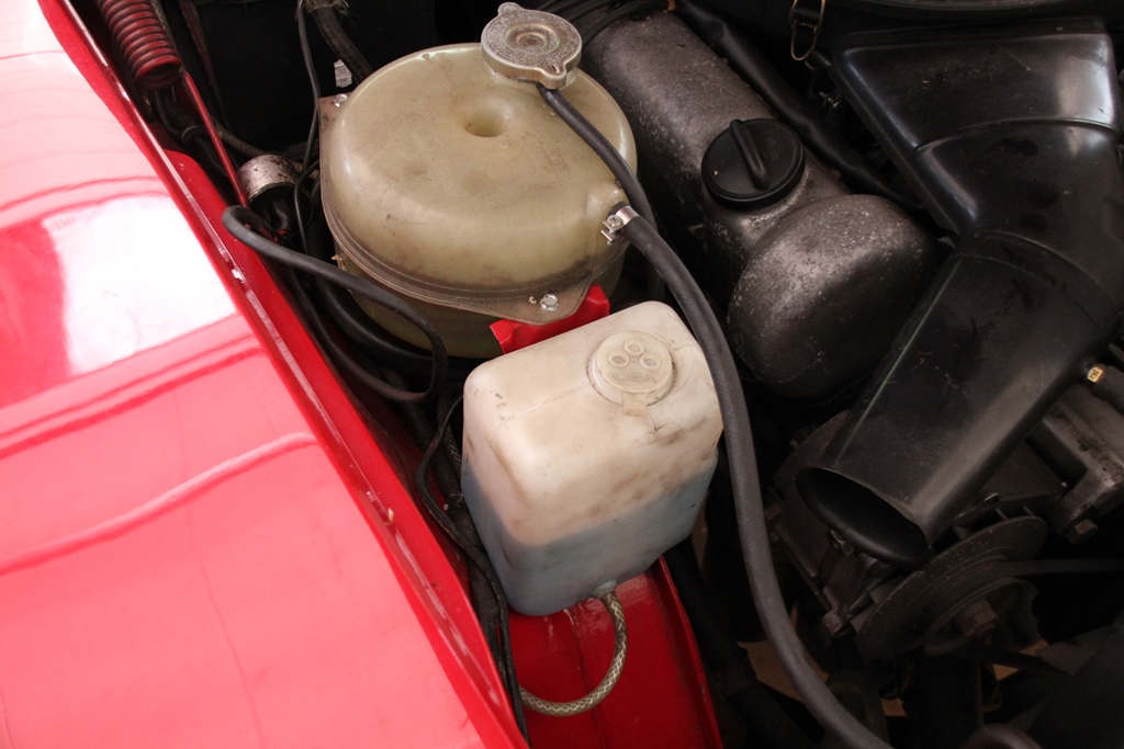 Windshield washer fluid reservoir for Mercedes R107 early version 1 - Image 3