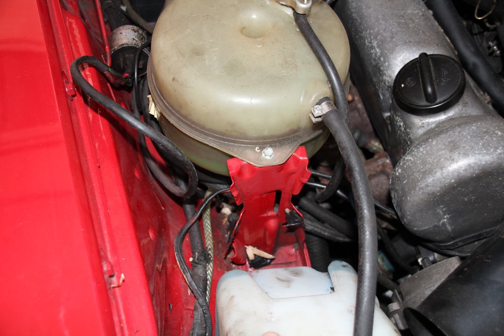 Windshield washer fluid reservoir for Mercedes R107 early version 1 - Image 4