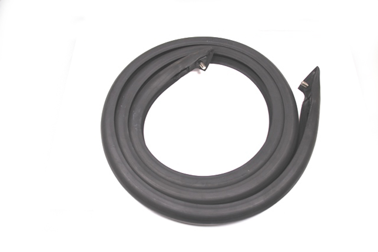 Rear bumper rubber for Mercedes R107 - Image 4