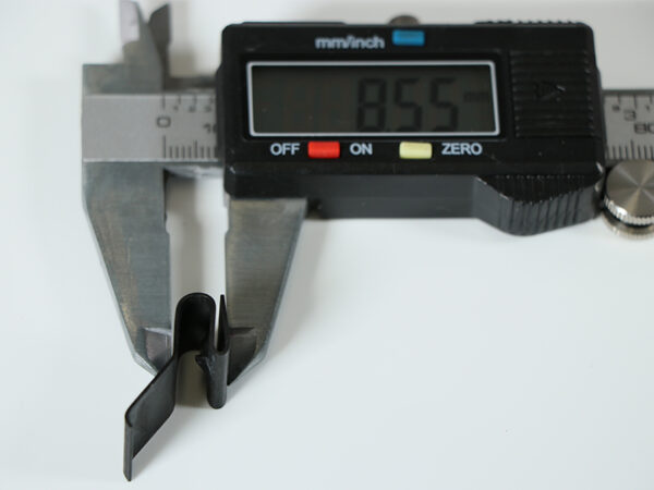 Retaining clip for Mercedes radiator grille - Image 6