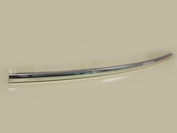 Vertical trim strip for Mercedes W116 radiator grille - Image 5