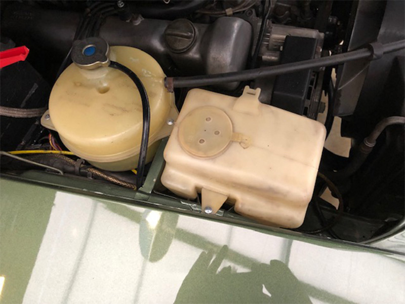 Windshield washer fluid reservoir for Mercedes R107 from 9/85 - Image 5