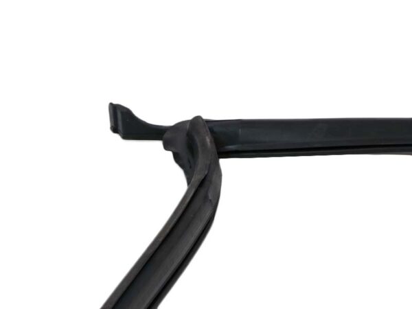 Sealing frame right for rear side window Mercedes S124 - Image 3