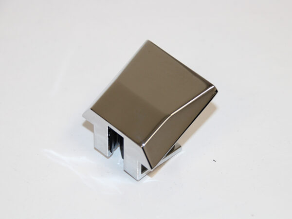 Chrome end piece at the rear of the Mercedes R107 door on the left - Image 2