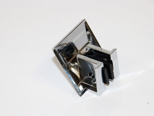Chrome end piece at the rear of the Mercedes R107 door on the left - Image 3