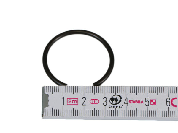 Snap ring on Mercedes W108 W110 W111 W113 thrust strut
