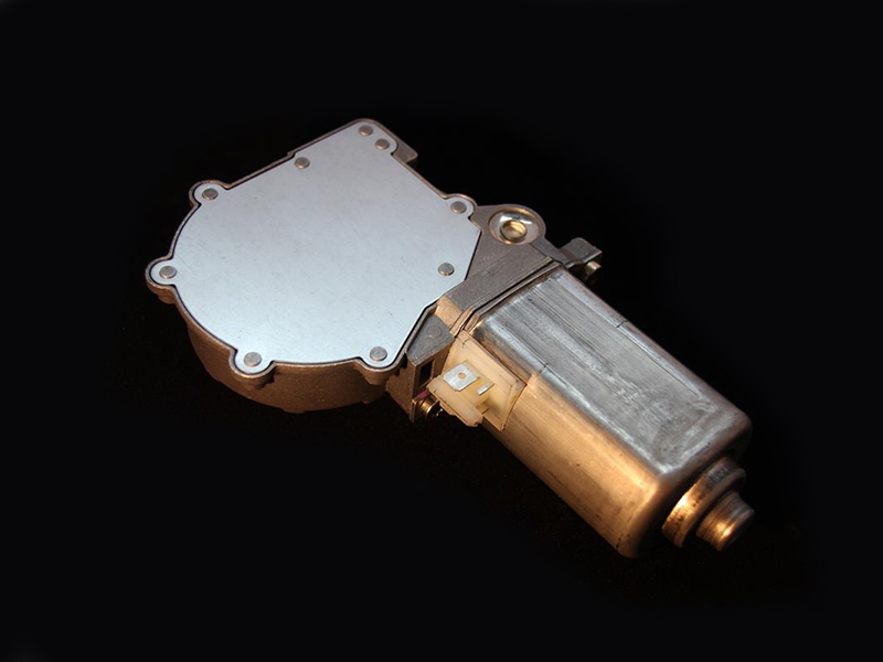 Front left window regulator motor for Mercedes W126 - Image 2