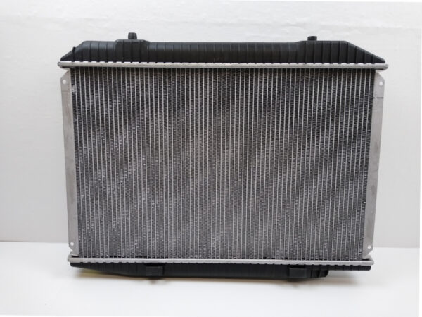 Radiator for Mercedes W126 V8 automatic - Image 2